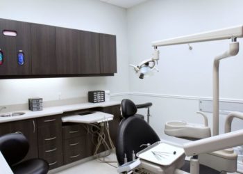 Wyndam Manor Dental check-up machine